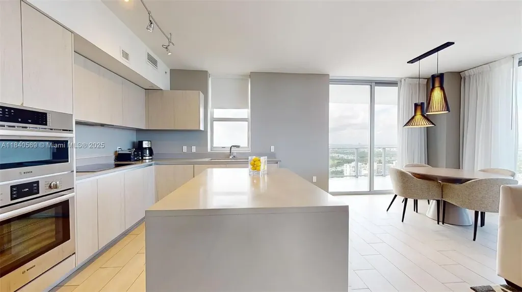 4010 S Ocean Drive Hollywood FL 33019