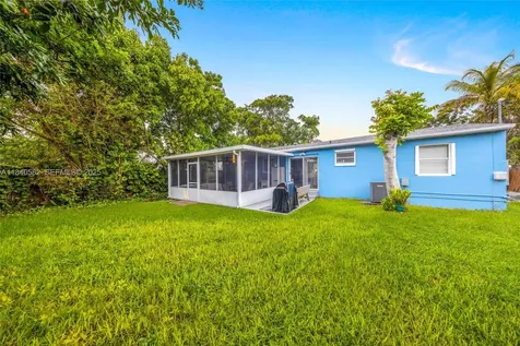 2506 Mayo Street Hollywood FL 33020