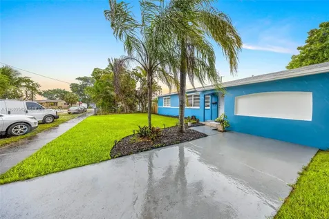 2506 Mayo Street Hollywood FL 33020