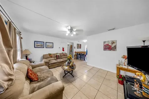 2506 Mayo Street Hollywood FL 33020