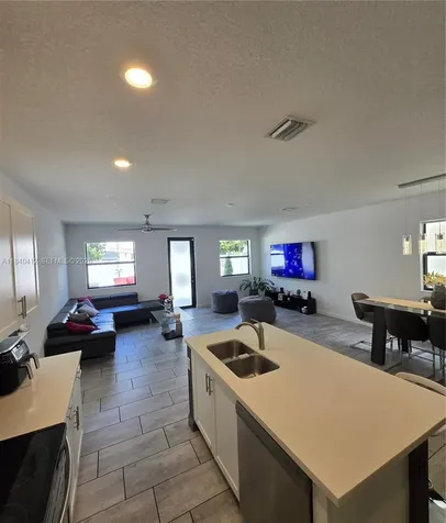 3419 W 109th Place Hialeah FL 33018