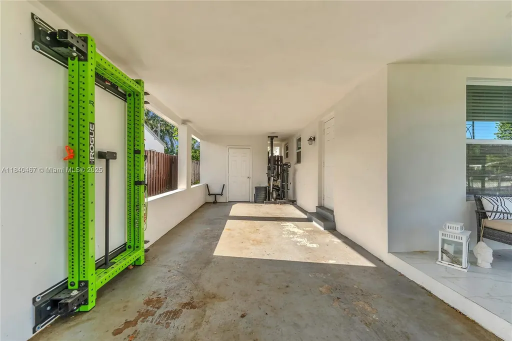 2851 Washington Street Hollywood FL 33020