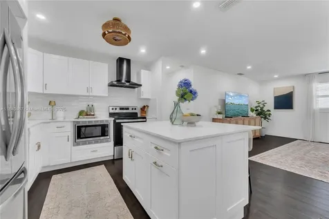 2851 Washington Street Hollywood FL 33020