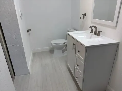 5901 NE 4th Avenue Oakland Park FL 33334