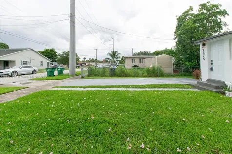 2375 NW 58th Street Miami FL 33142