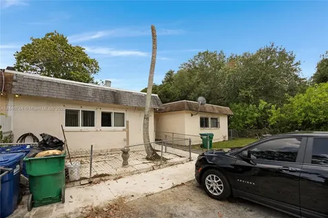 3956 NW 207th Street Road Miami Gardens FL 33055