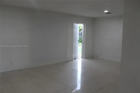 Hollywood FL 33024