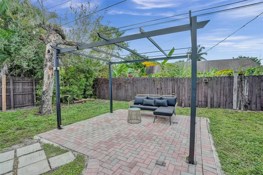 1605 NW 7th Terrace Fort Lauderdale FL 33311