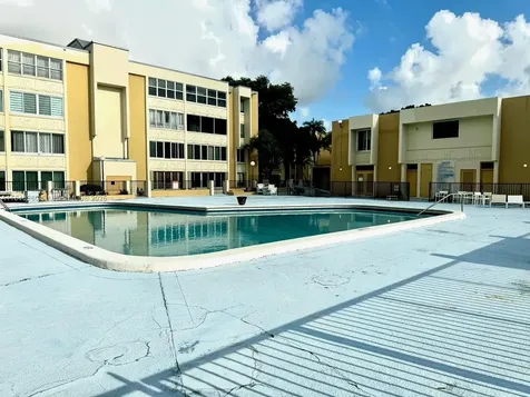 6911 SW 147th Avenue Miami FL 33193