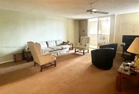 6911 SW 147th Avenue Miami FL 33193