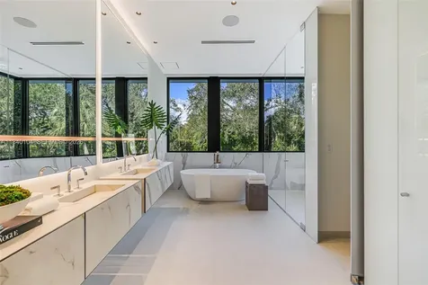 3860 Little Avenue Miami FL 33133