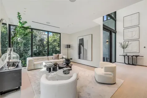 3860 Little Avenue Miami FL 33133