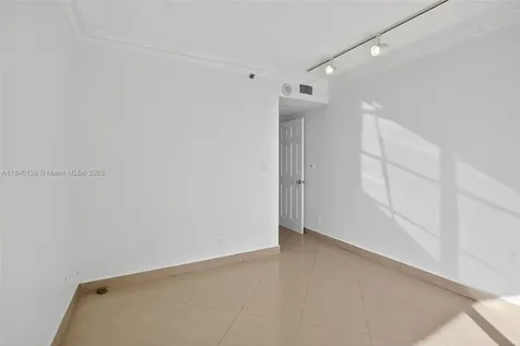 20185 E Country Club Drive Aventura FL 33180