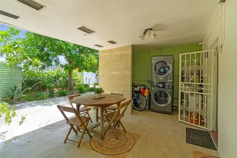 507 NW 42nd Street Miami FL 33127