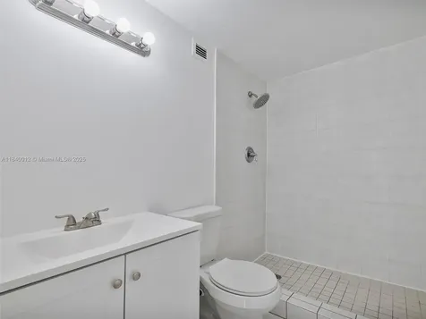 400 Kings Point Drive Sunny Isles Beach FL 33160