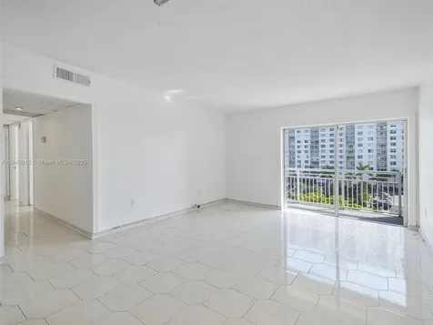 400 Kings Point Drive Sunny Isles Beach FL 33160