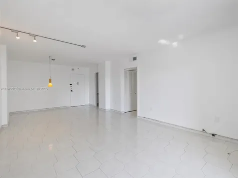400 Kings Point Drive Sunny Isles Beach FL 33160