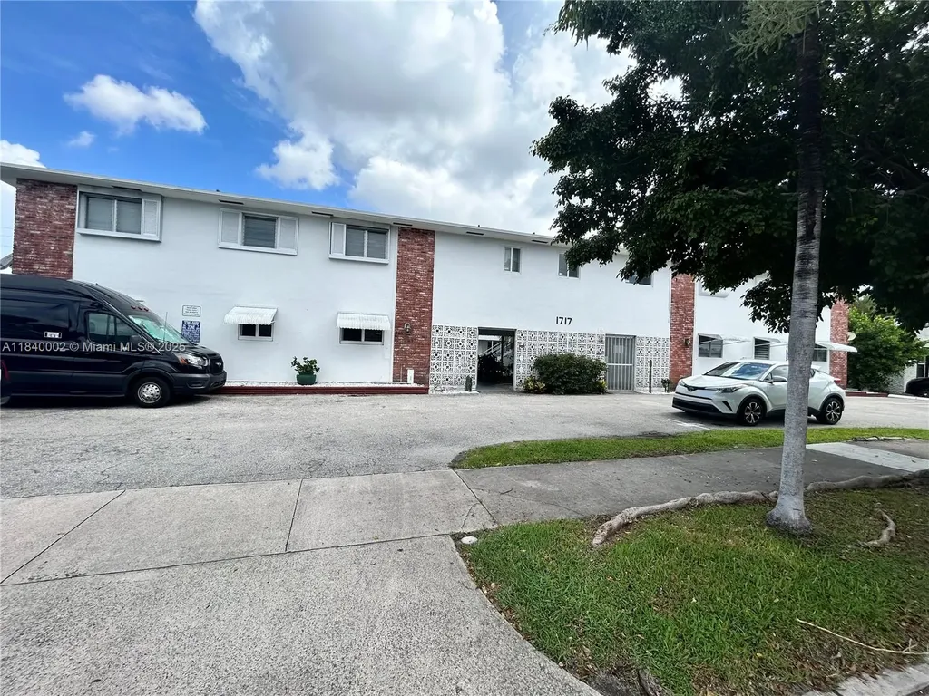 1717 Rodman Street Hollywood FL 33020