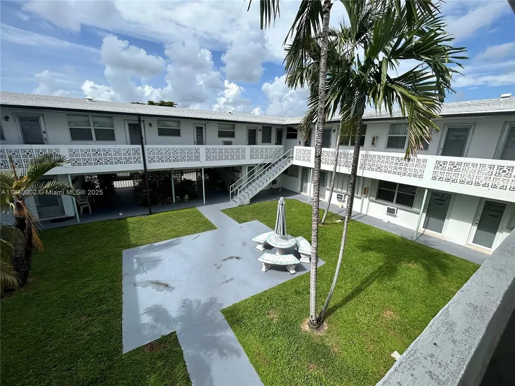 1717 Rodman Street Hollywood FL 33020