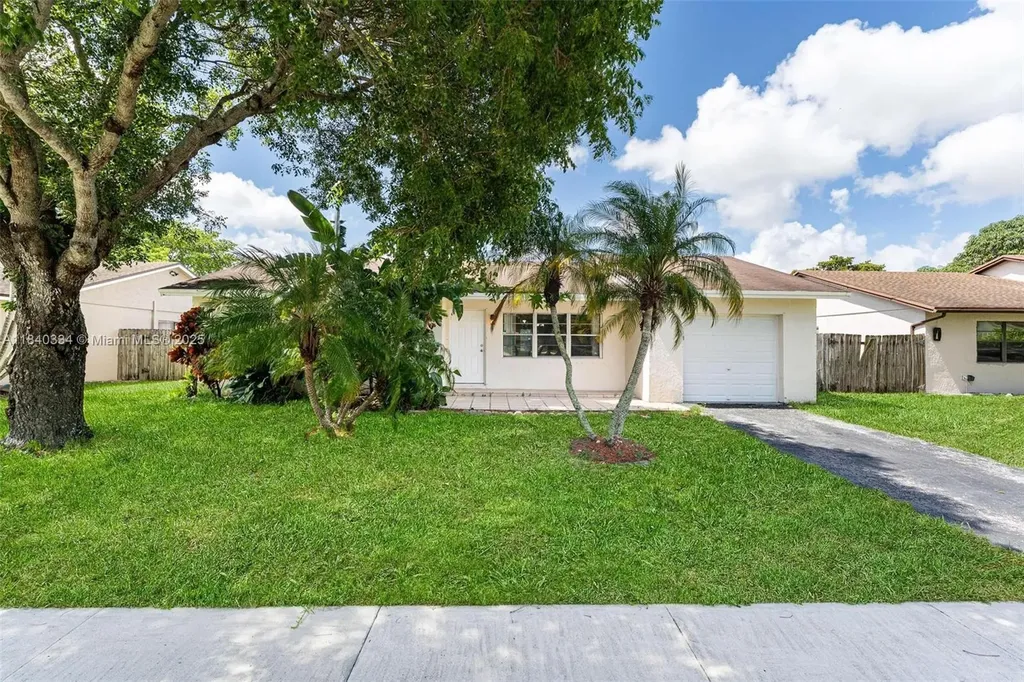 9285 Affirmed Lane Boca Raton FL 33496