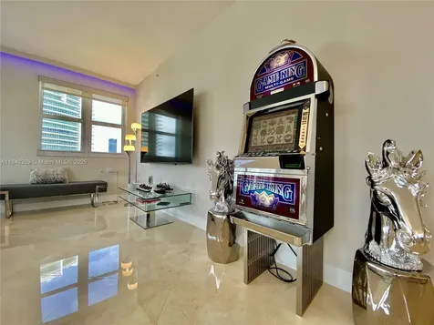 19900 E Country Club Drive Aventura FL 33180