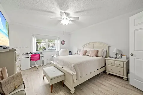 9384 NW 8th Circle Plantation FL 33324