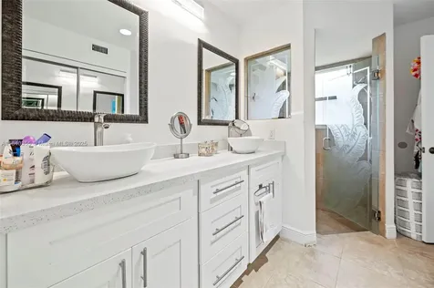9384 NW 8th Circle Plantation FL 33324