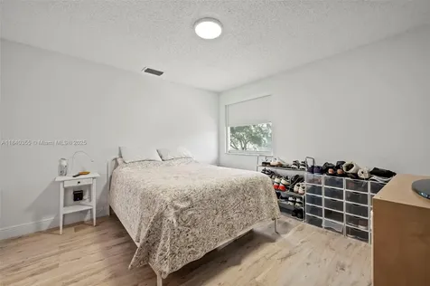 9384 NW 8th Circle Plantation FL 33324