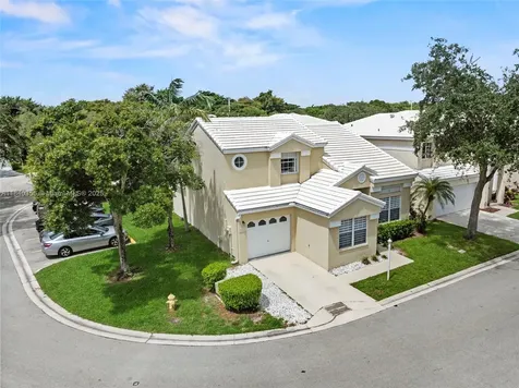 9384 NW 8th Circle Plantation FL 33324