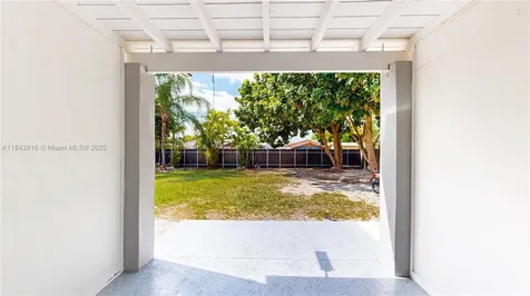 1550 NE 11th Street Homestead FL 33033