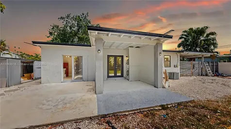 1550 NE 11th Street Homestead FL 33033
