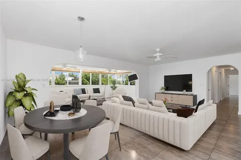 9215 SW 178th Terrace Palmetto Bay FL 33157