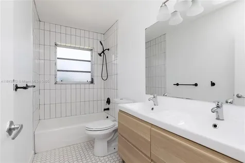 9215 SW 178th Terrace Palmetto Bay FL 33157
