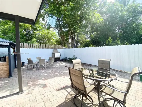739 NW 112th Street Miami FL 33168