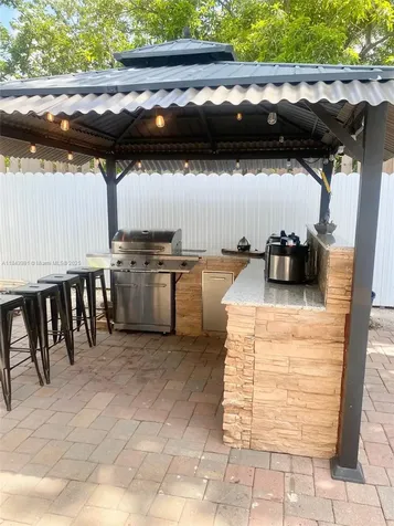 739 NW 112th Street Miami FL 33168