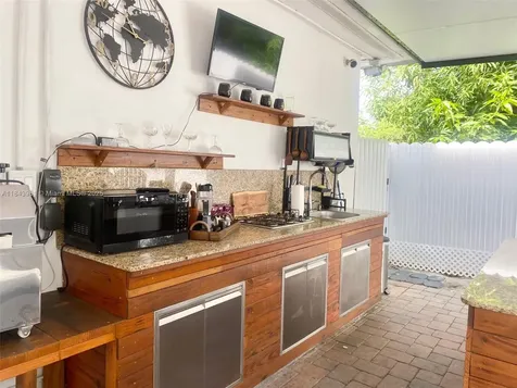 739 NW 112th Street Miami FL 33168