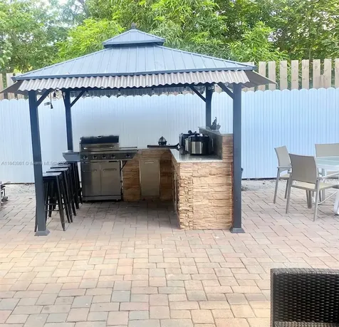 739 NW 112th Street Miami FL 33168