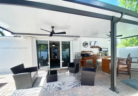 739 NW 112th Street Miami FL 33168
