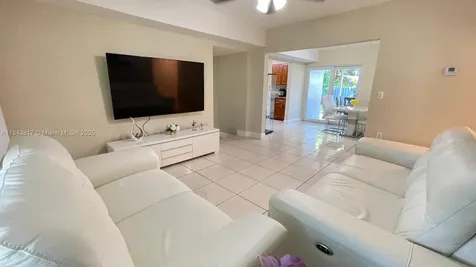 1445 NW 116th Terrace Miami FL 33167