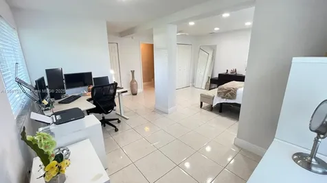 1445 NW 116th Terrace Miami FL 33167