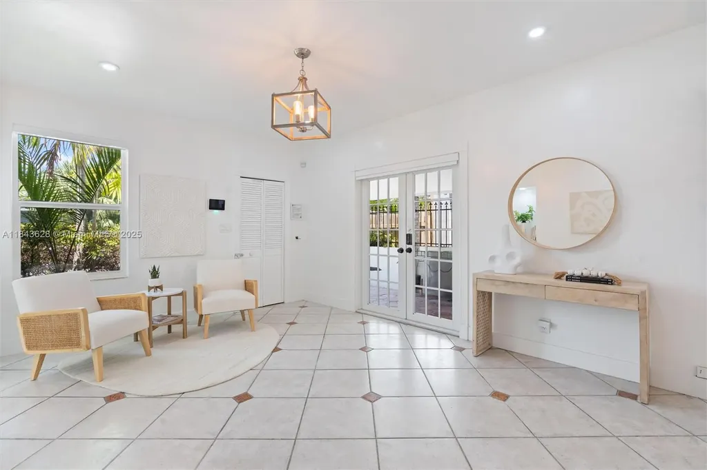 1100 NE 17th Terrace Fort Lauderdale FL 33304