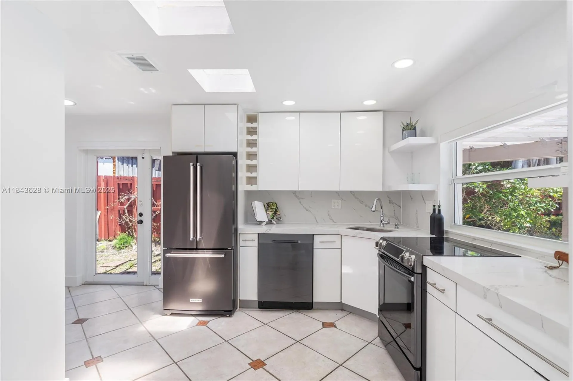 1100 NE 17th Terrace Fort Lauderdale FL 33304