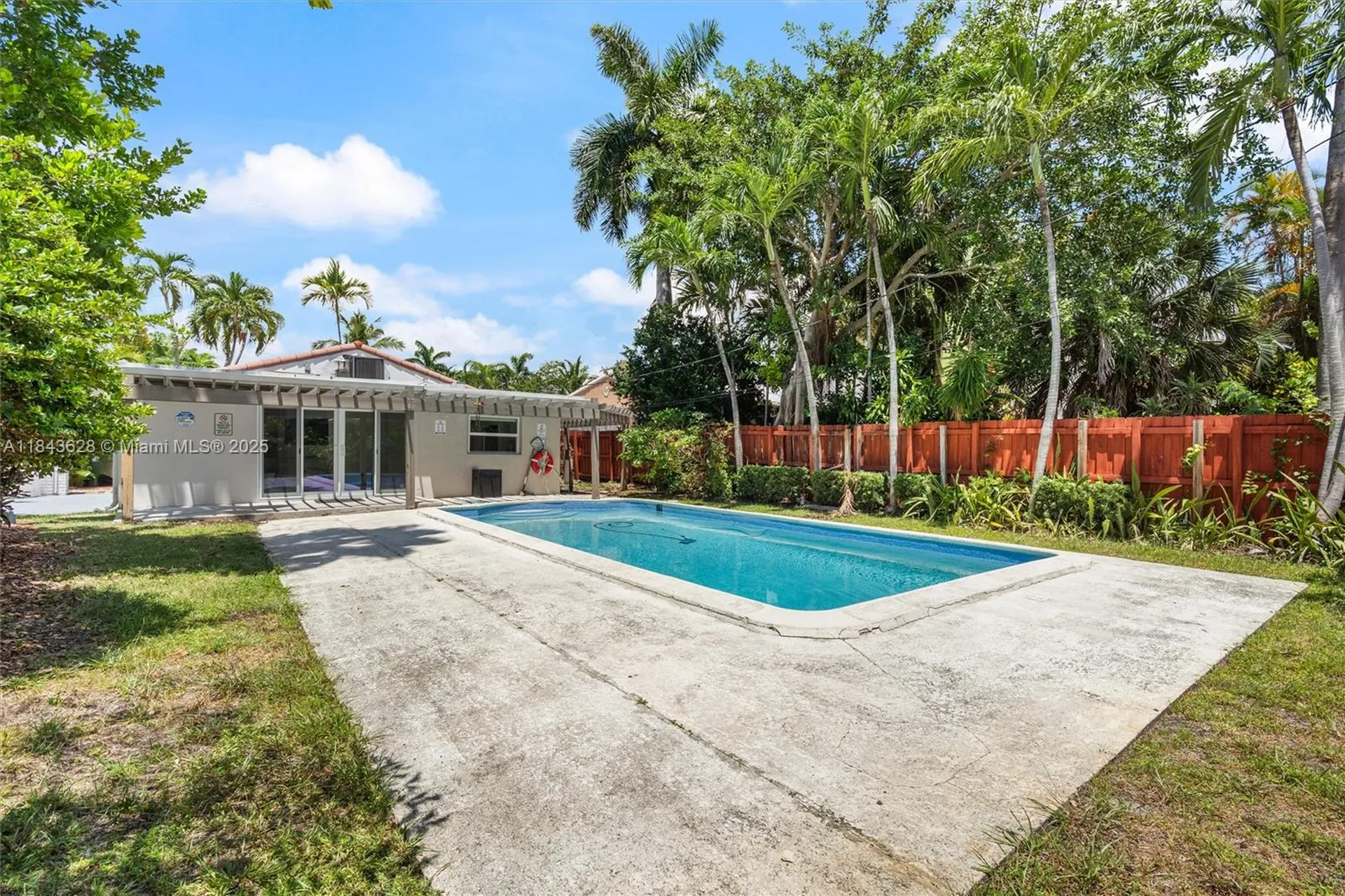 1100 NE 17th Terrace Fort Lauderdale FL 33304