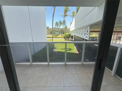 3675 N Country Club Drive Aventura FL 33180
