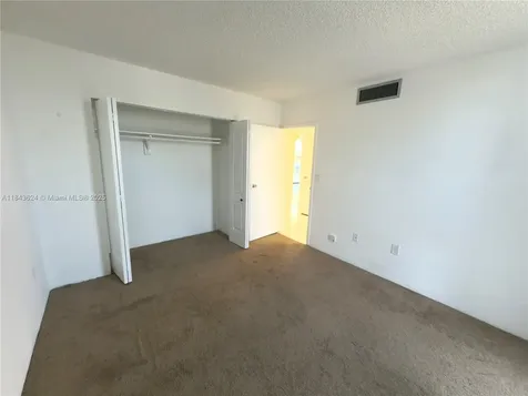 3675 N Country Club Drive Aventura FL 33180