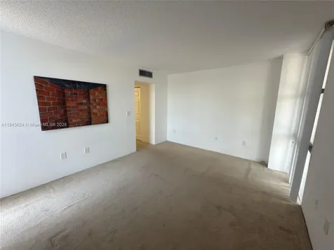 3675 N Country Club Drive Aventura FL 33180