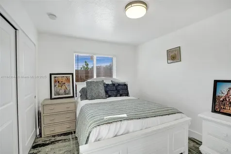 320 NE 33rd Street Oakland Park FL 33334