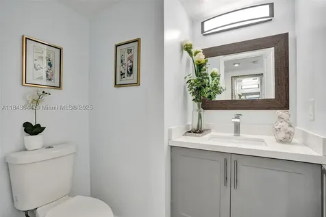 320 NE 33rd Street Oakland Park FL 33334