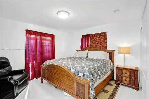 320 NE 33rd Street Oakland Park FL 33334