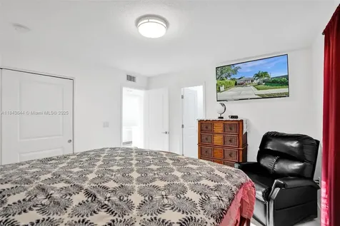 320 NE 33rd Street Oakland Park FL 33334